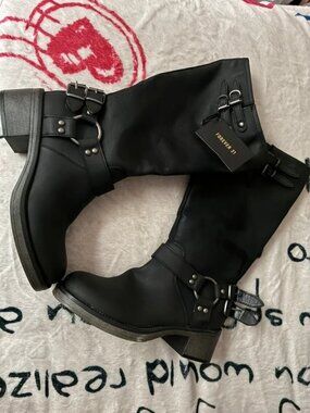 Forever 21 motor boots